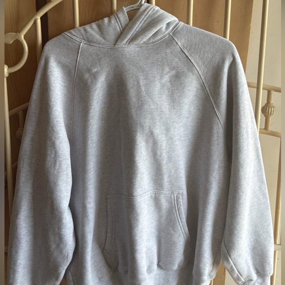 TNA ARITZIA MEGA RAGLAN HOODIE